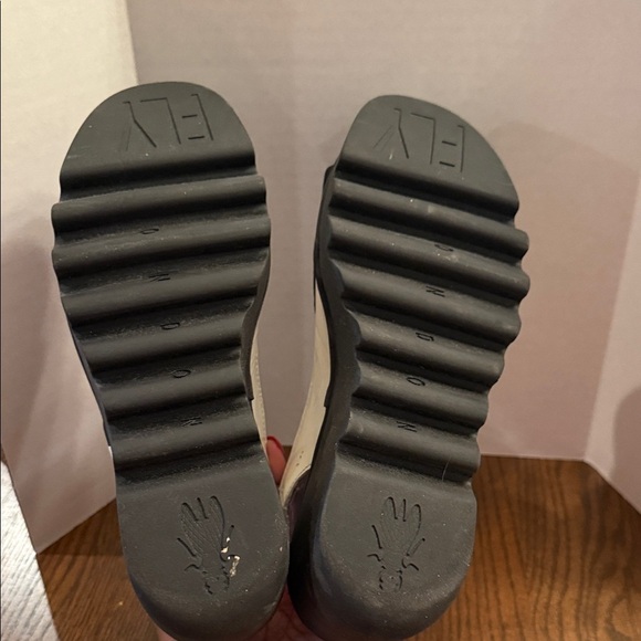 Fly London Bind black leather Slingback Sandals shoes. Eu size 39 US size 8-8.5 - Picture 4 of 8